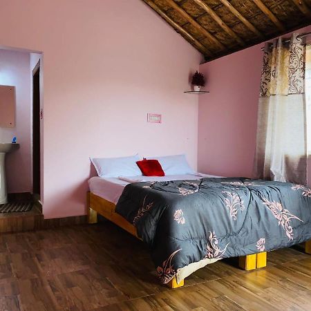 Prajwal Home Stay Hampi Ngoại thất bức ảnh