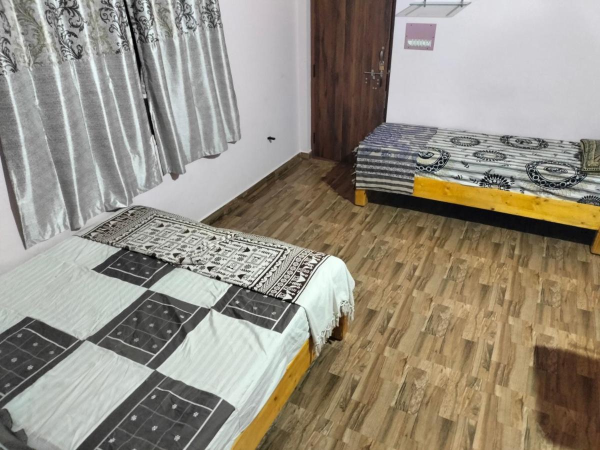 Prajwal Home Stay Hampi Ngoại thất bức ảnh