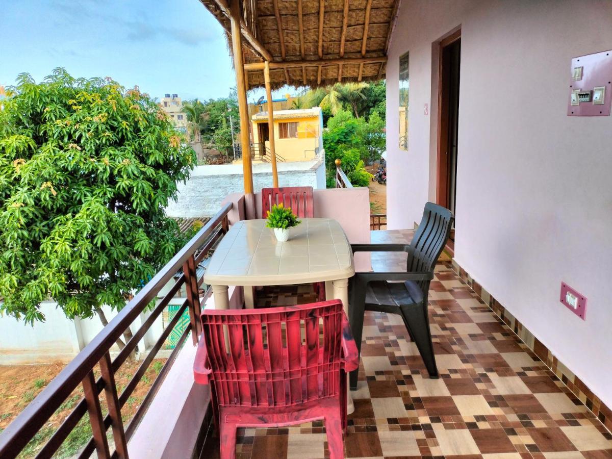 Prajwal Home Stay Hampi Ngoại thất bức ảnh