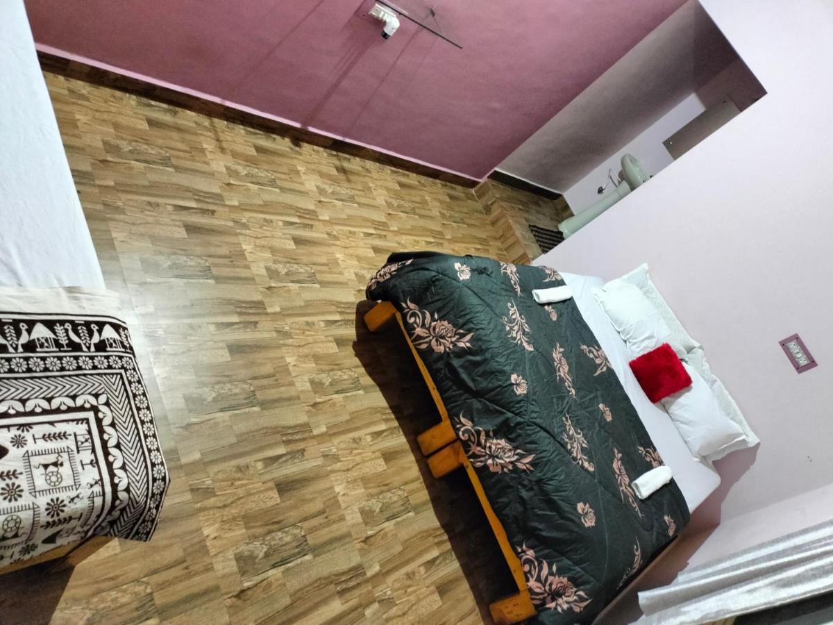 Prajwal Home Stay Hampi Ngoại thất bức ảnh