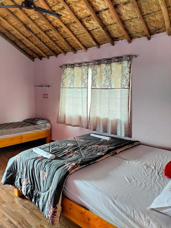 Prajwal Home Stay Hampi Ngoại thất bức ảnh