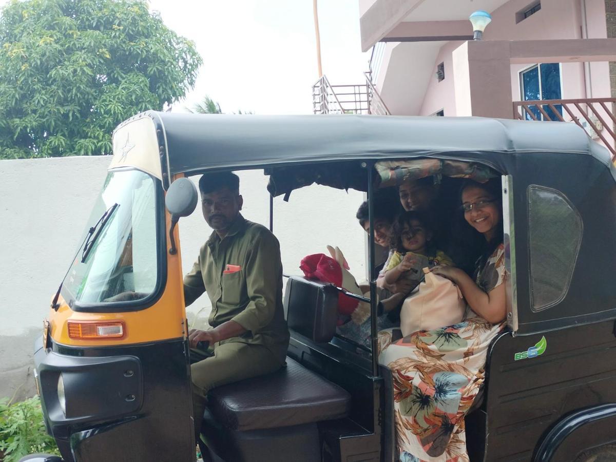 Prajwal Home Stay Hampi Ngoại thất bức ảnh