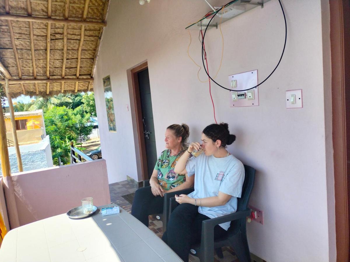 Prajwal Home Stay Hampi Ngoại thất bức ảnh