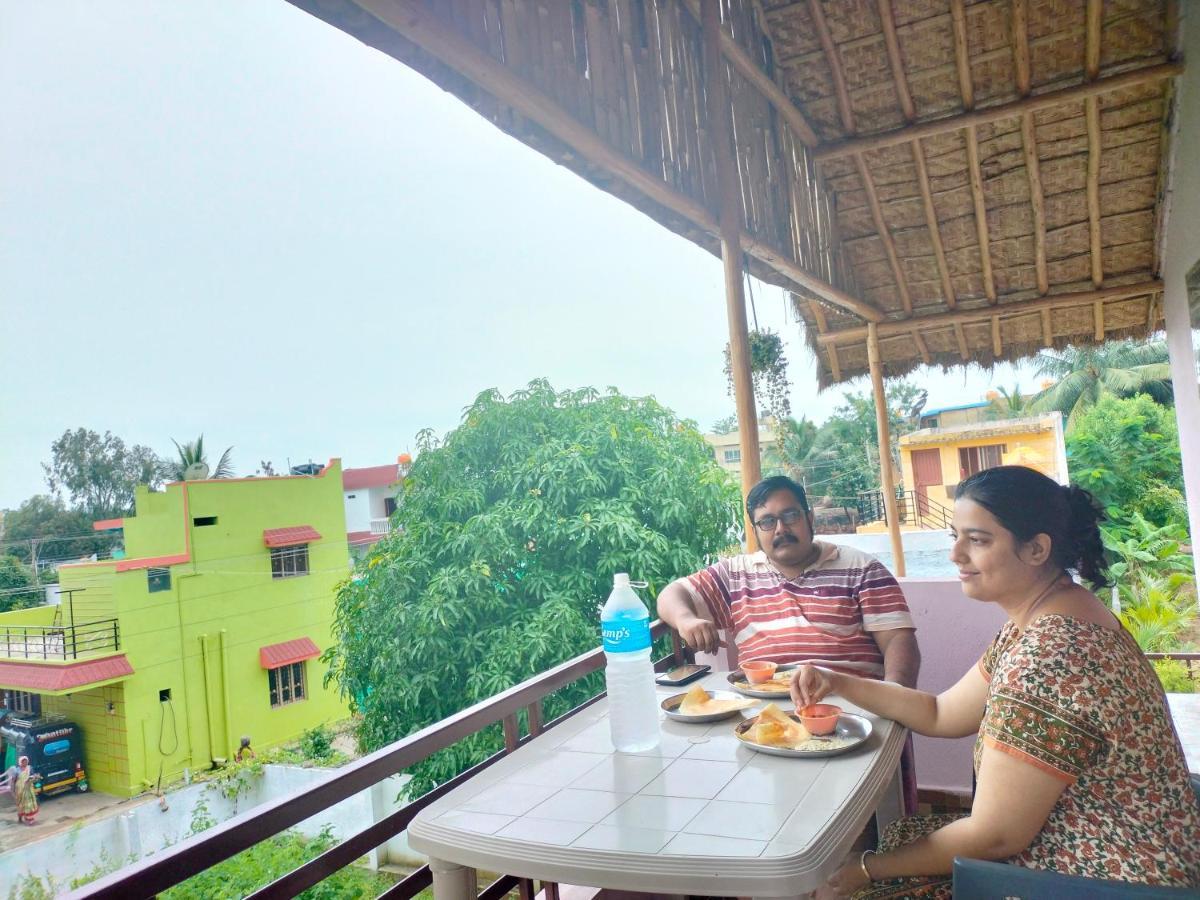 Prajwal Home Stay Hampi Ngoại thất bức ảnh