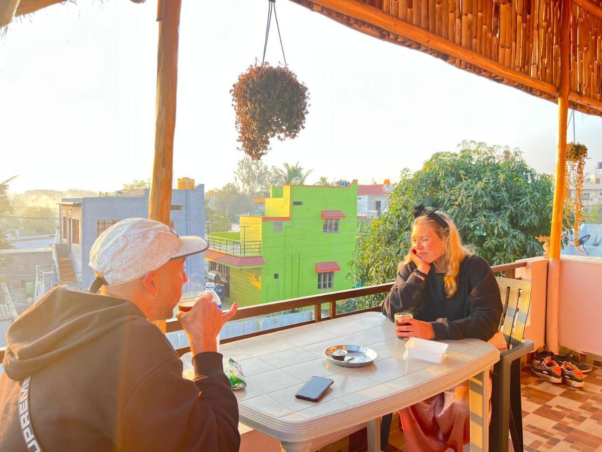 Prajwal Home Stay Hampi Ngoại thất bức ảnh