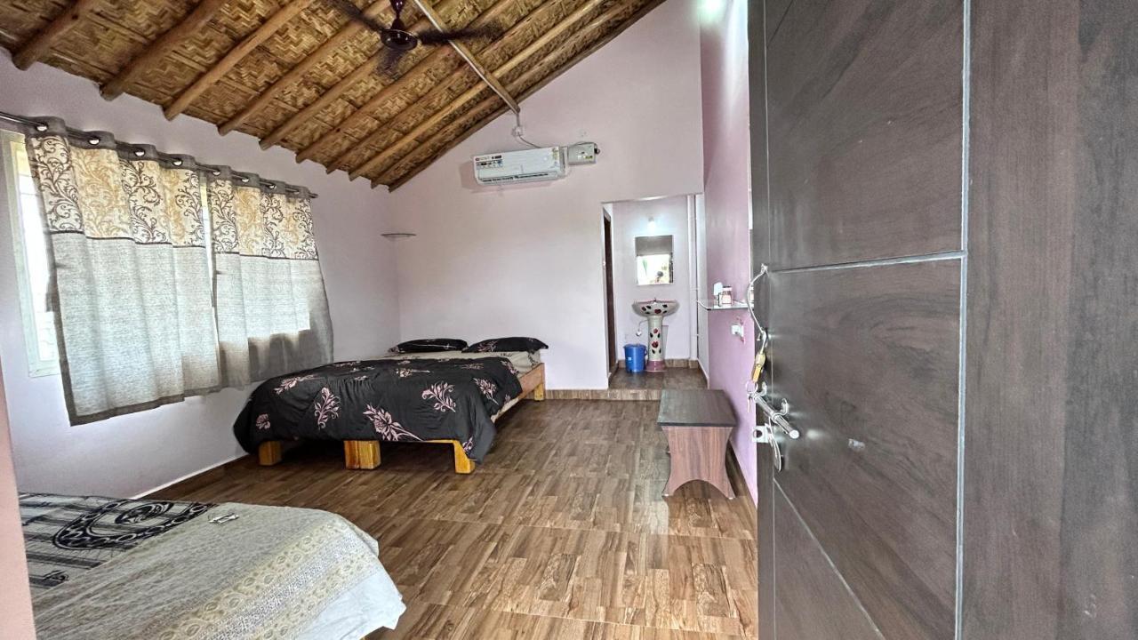 Prajwal Home Stay Hampi Ngoại thất bức ảnh